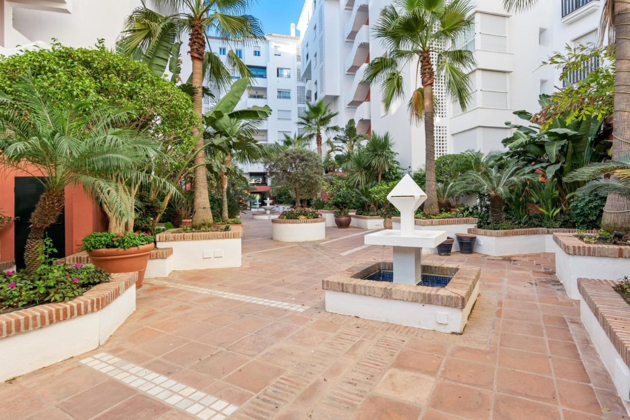 Modern Apartment - 2 Bedrooms, Beachside - Puerto Banus Марбелья Экстерьер фото