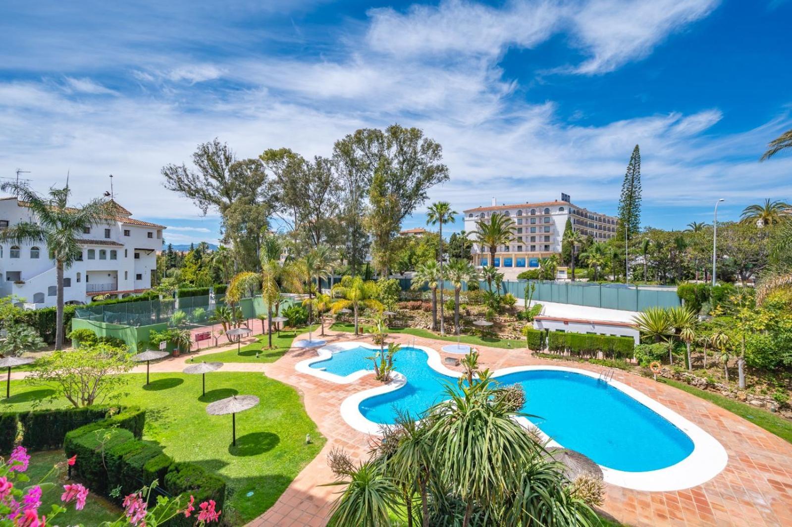 Modern Apartment - 2 Bedrooms, Beachside - Puerto Banus Марбелья Экстерьер фото